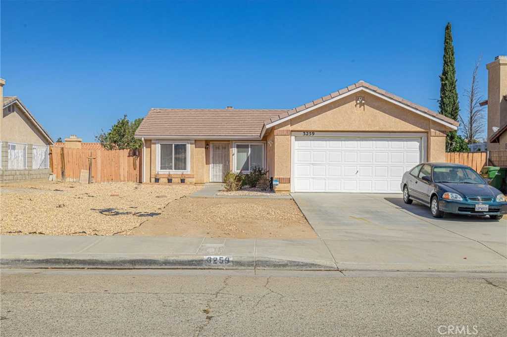 photo 2: 3259 E Avenue R4, Palmdale CA 93550