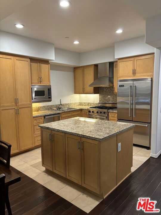 photo 3: 4050 Glencoe Avenue Unit 211, Marina Del Rey CA 90292