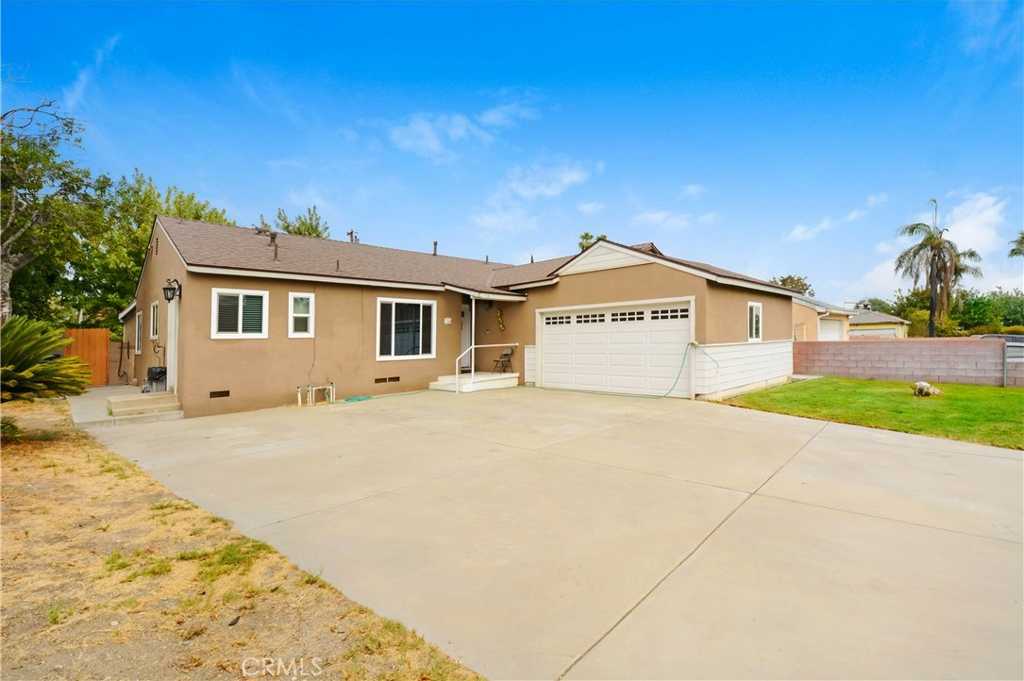 photo 1: 17308 Malaga Street, Fontana CA 92336