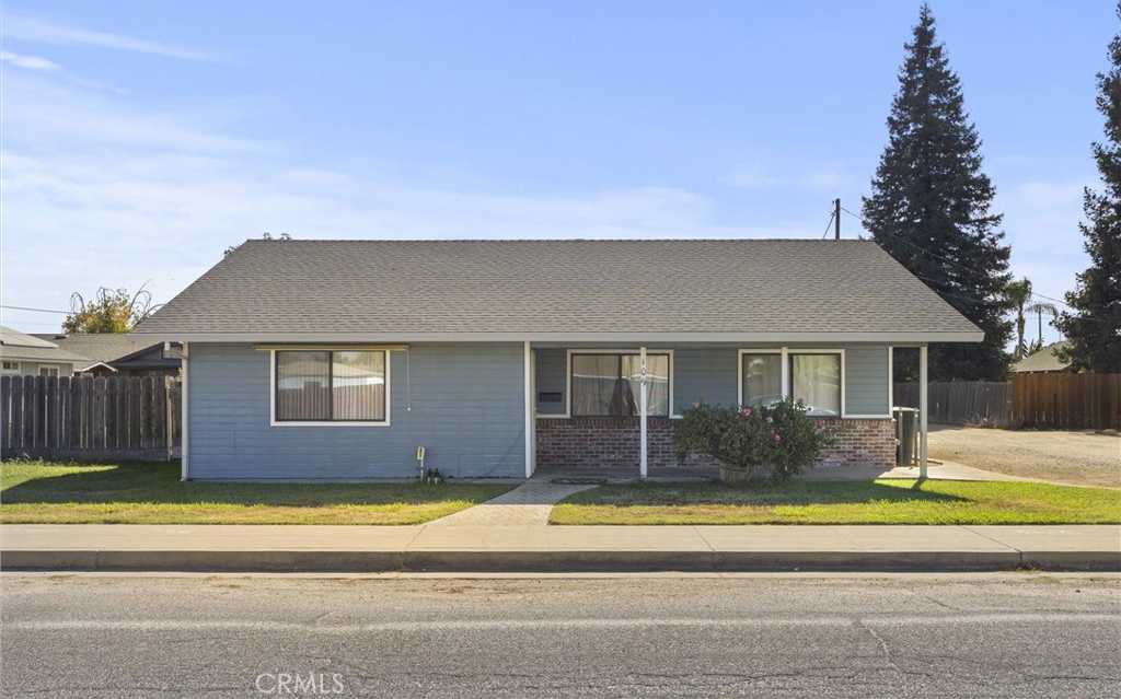 photo 2: 109 Alameda Avenue, Chowchilla CA 93610