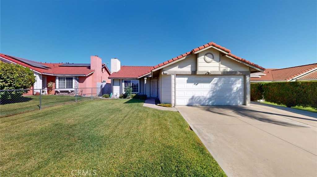 photo 3: 9381 Sultana Avenue, Fontana CA 92335