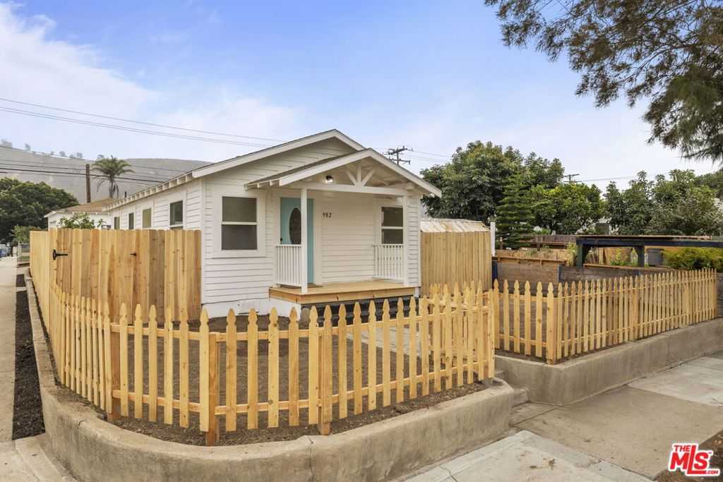 photo 1: 982 N Olive Street, Ventura CA 93001