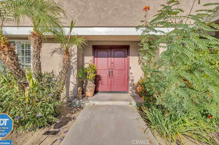 photo 2: 24331 Clipstone Street, Woodland Hills CA 91367