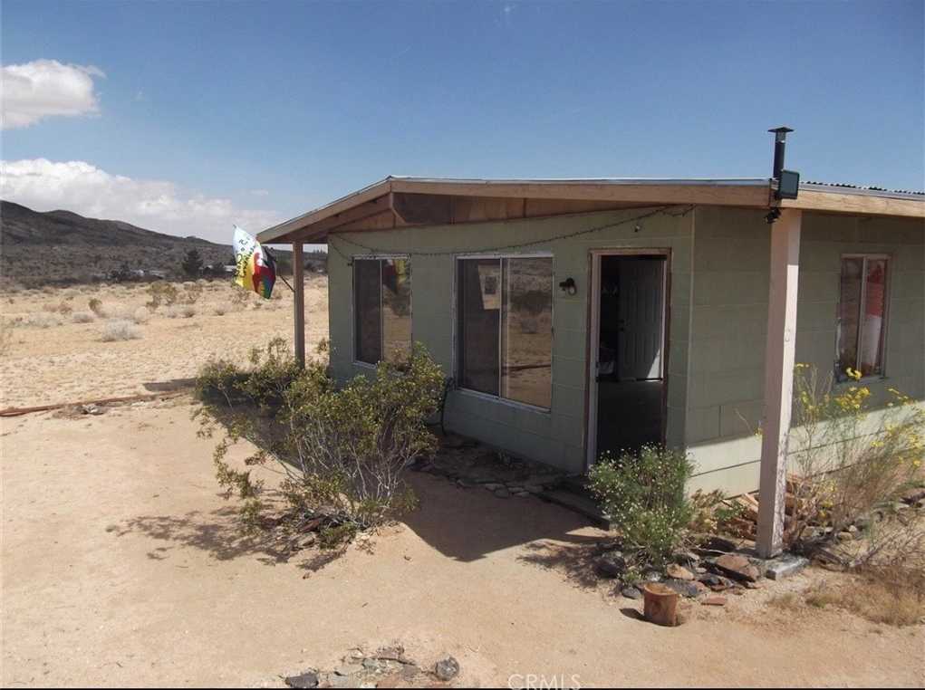 photo 1: 3128 Shawnee Trail, Landers CA 92285