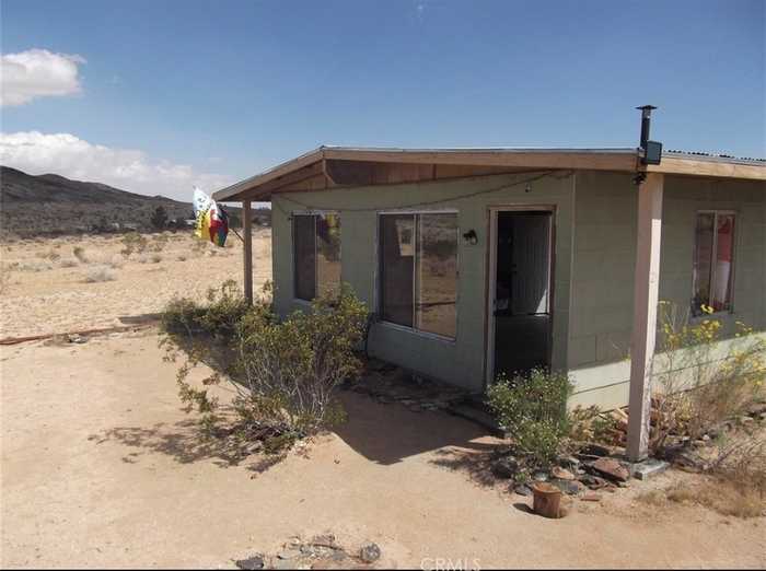 photo 1: 3128 Shawnee Trail, Landers CA 92285