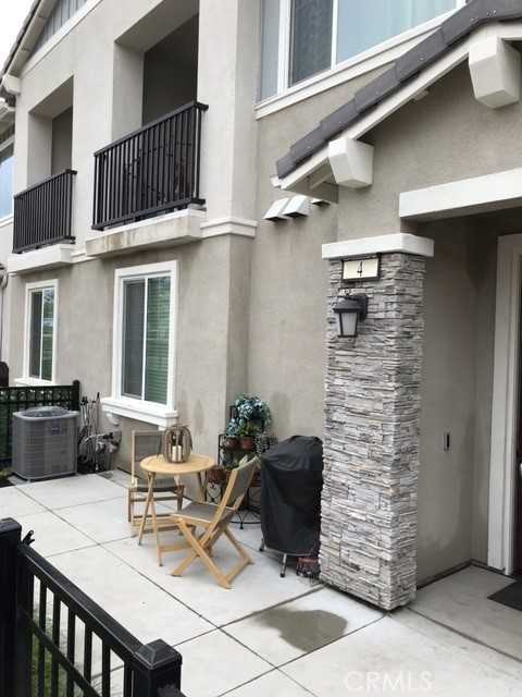 photo 2: 16570 Wyndham Lane Unit 4, Fontana CA 92336