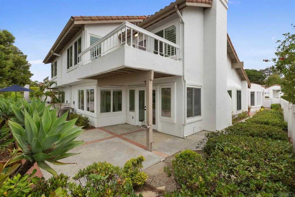 photo 1: 4663 Cordoba Way, Oceanside CA 92056