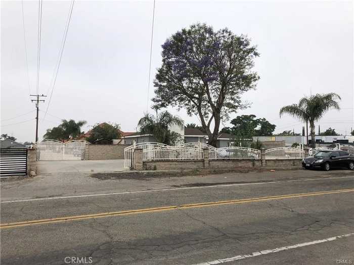 photo 2: 8410 Mulberry Avenue, Fontana CA 92335