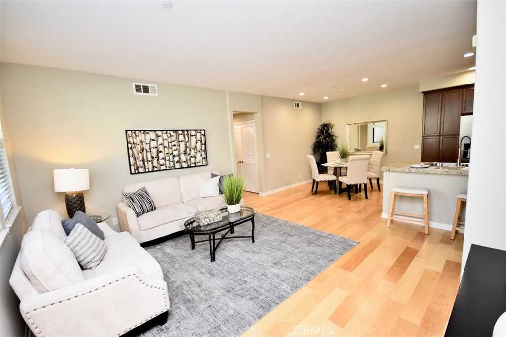 photo 3: 212 Silk Tree, Irvine CA 92606