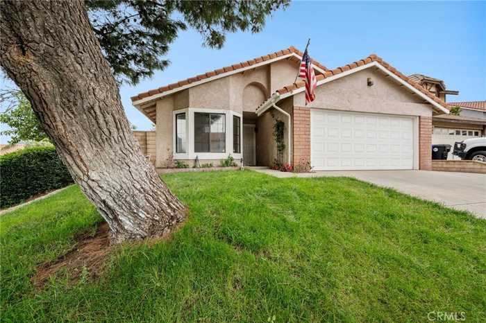 photo 2: 6776 Jade Ct, Fontana CA 92336