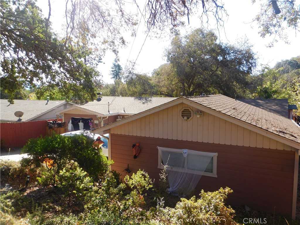 photo 3: 945 Central Park Avenue, Lakeport CA 95453