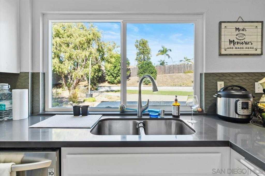 photo 1: 5356 Malcolm St, Oceanside CA 92056