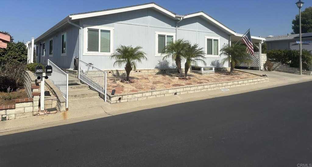 photo 1: 5272 Weymouth Way, Oceanside CA 92057