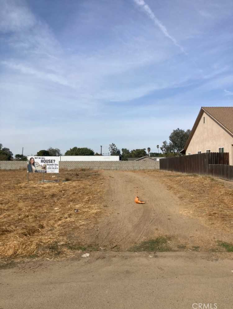 photo 1: Arnott Drive, Chowchilla CA 93610