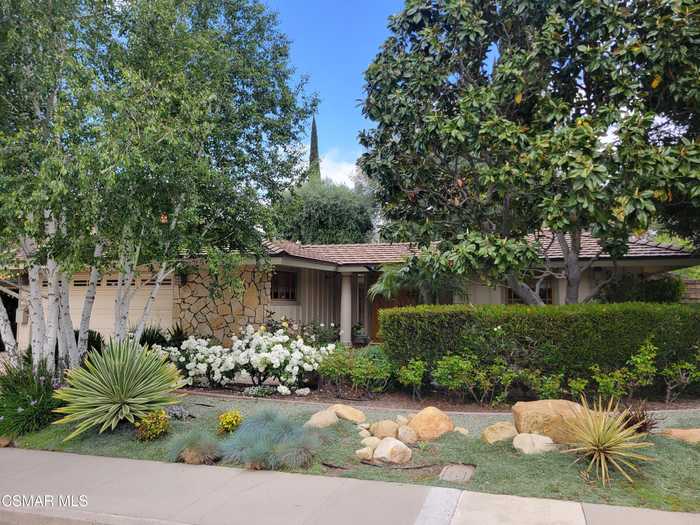 photo 1: 1694 Elmsford Place, Westlake Village CA 91361