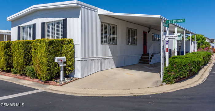 photo 1: 77 St Stephen Ct, Newbury Park CA 91320