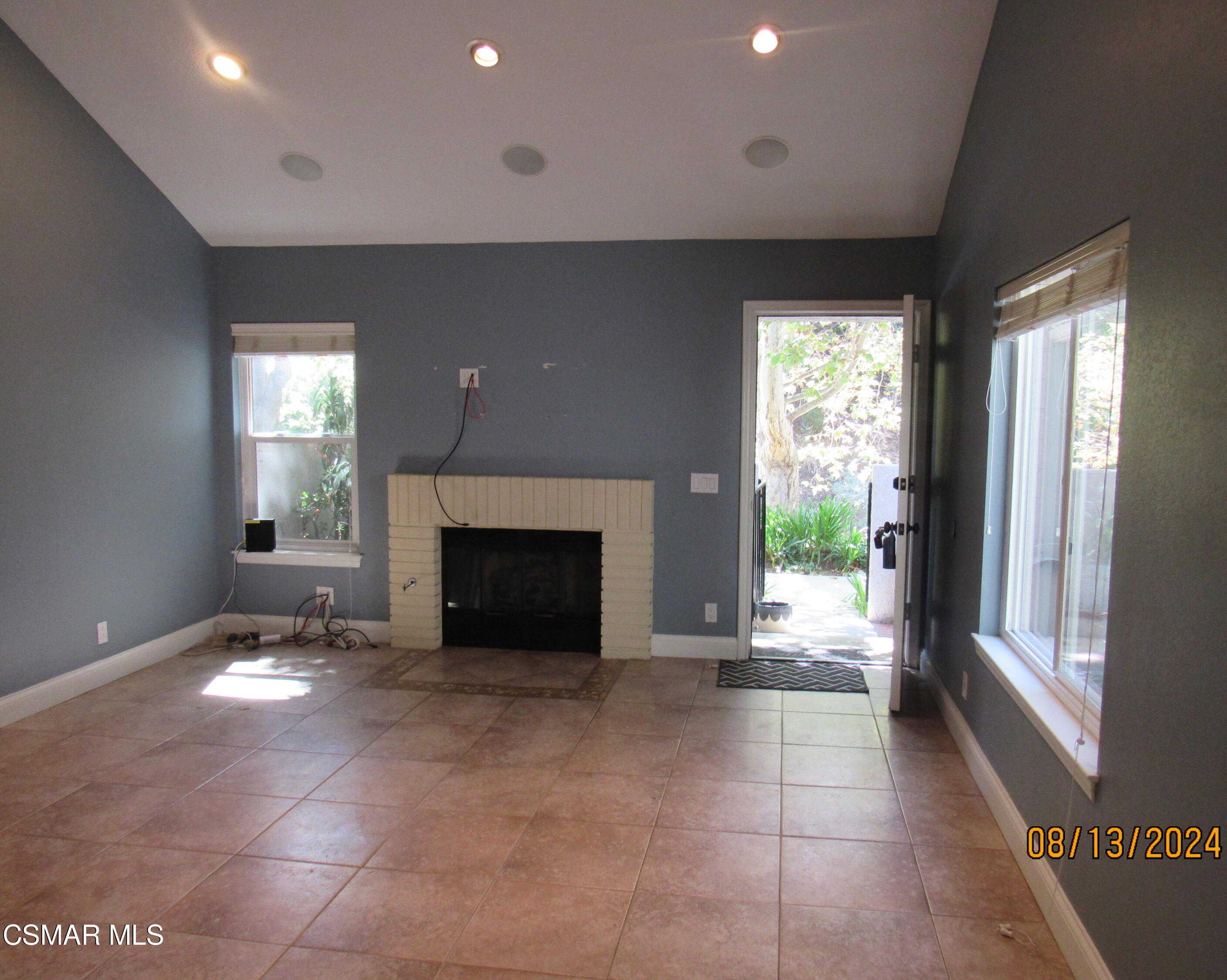 photo 1: 386 Via Colinas, Westlake Village CA 91362