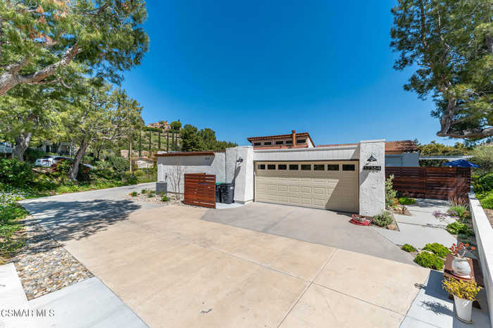 photo 2: 32364 Saddle Mountain Drive, Westlake Village CA 91361