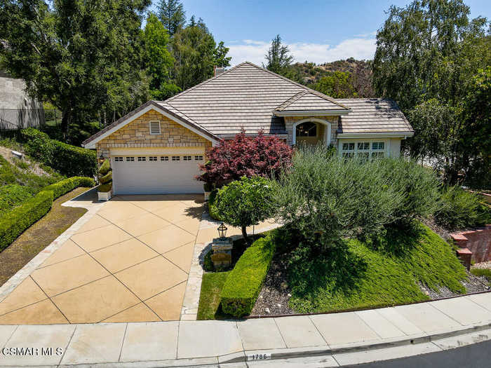 photo 1: 1786 Pixton Street, Lake Sherwood CA 91361