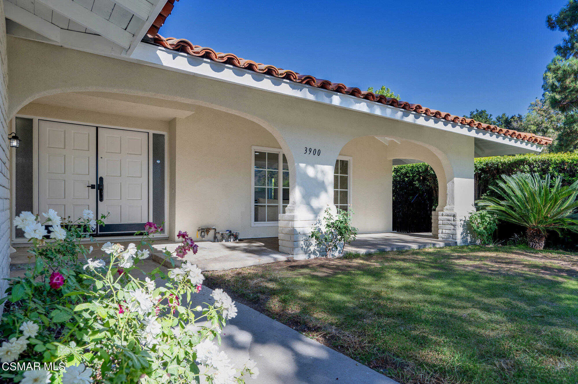 photo 2: 3900 Middlegate Road, Westlake Village CA 91361