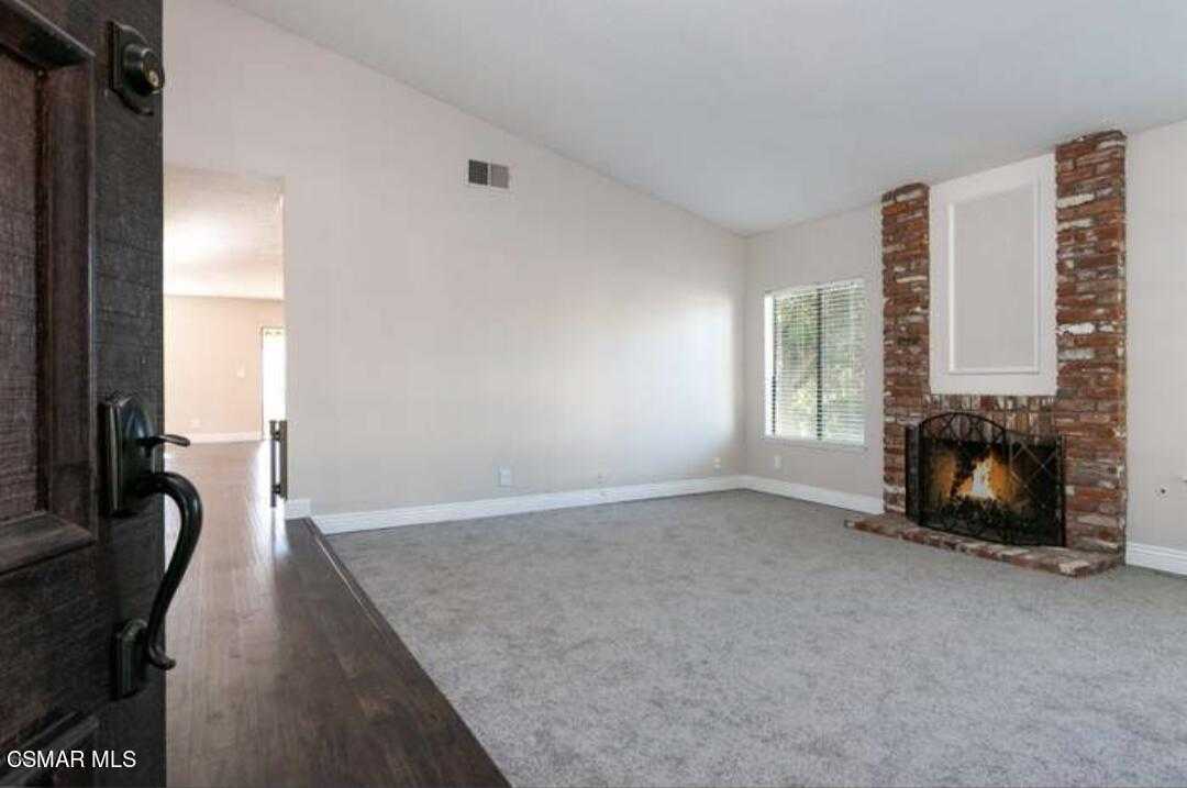 photo 3: 468 Blackhawk Drive, Newbury Park CA 91320