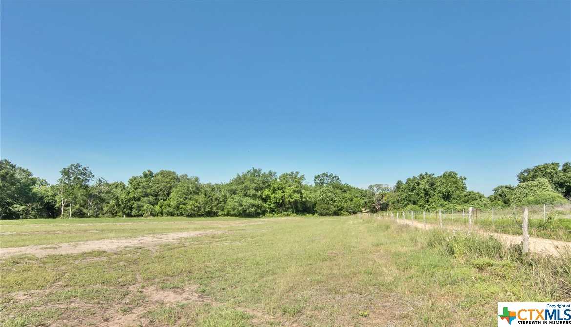 photo 2: 511 CR 362 Unit Lot 1, Shiner TX 77984