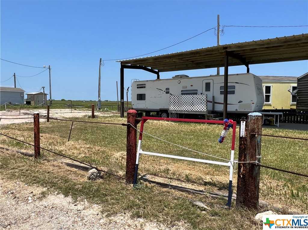 photo 2: 7 Bell Street, Port Lavaca TX 77979