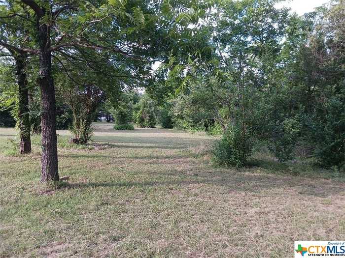 photo 1: 1501 E Avenue E, Temple TX 76501