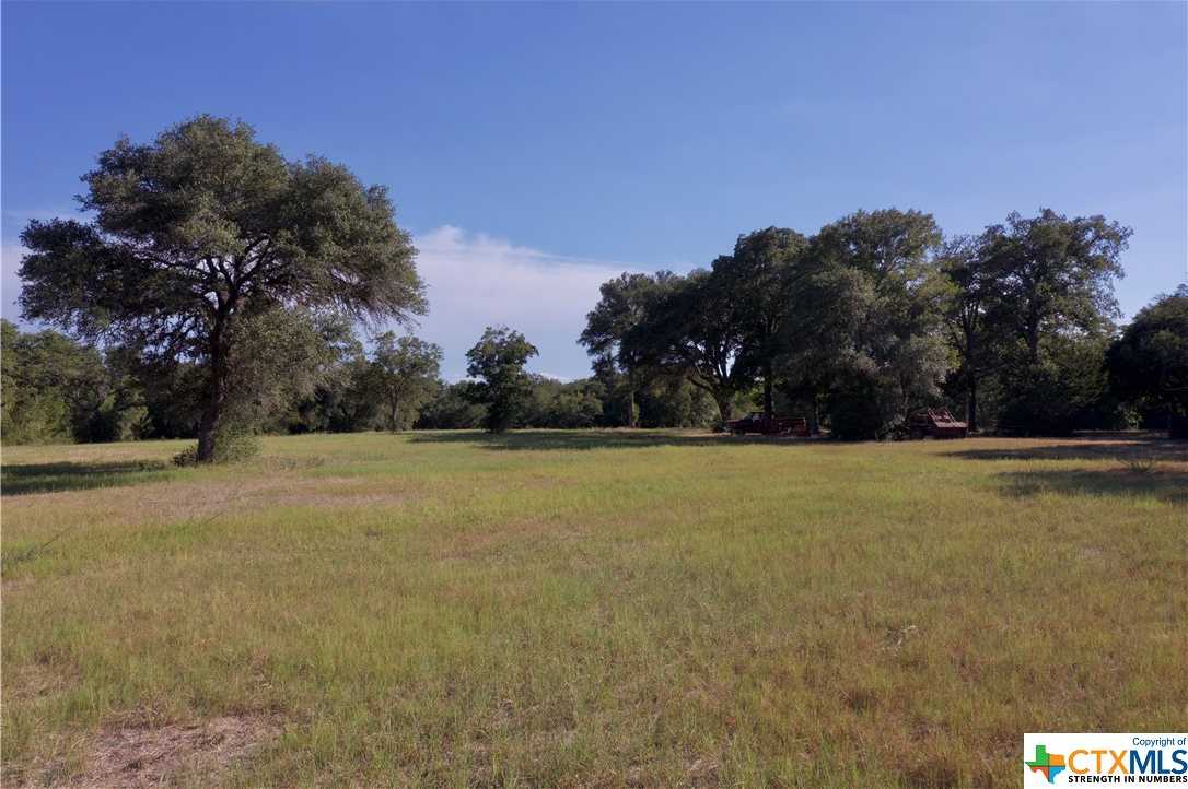 photo 1: 1068 County Road 360, Shiner TX 77984