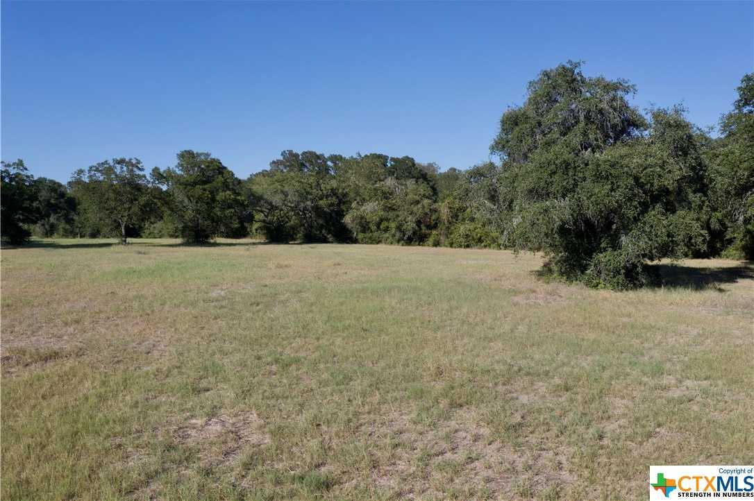 photo 2: 1068 County Road 360, Shiner TX 77984