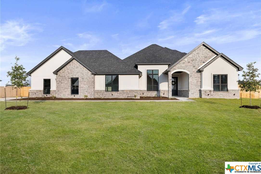 photo 1: 7945 Rock Crest Drive, Temple TX 76502