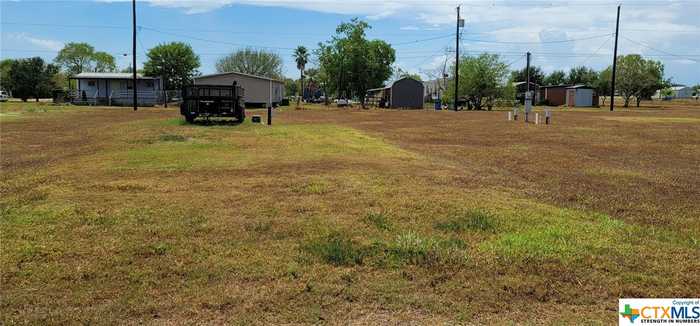 photo 2: 505-507 W Oakland Avenue, Seadrift TX 77983