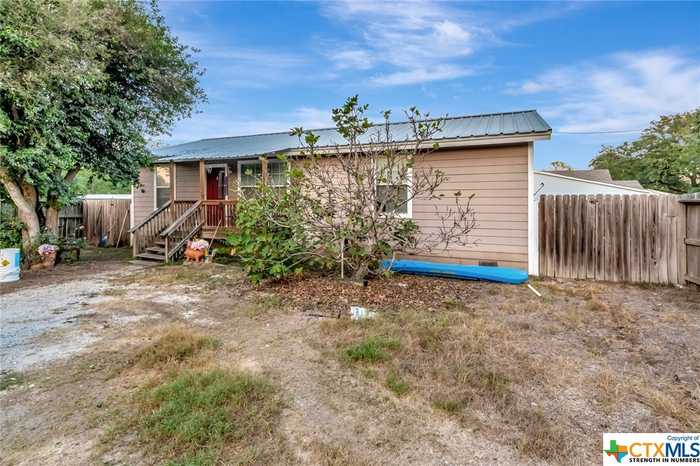 photo 9: 738 W Franklin Street, Goliad TX 77963