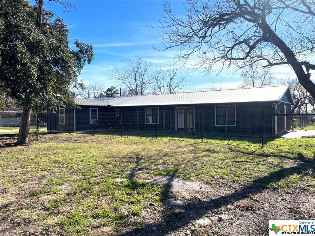 photo 2: 217 Burt Street, Yoakum TX 77995