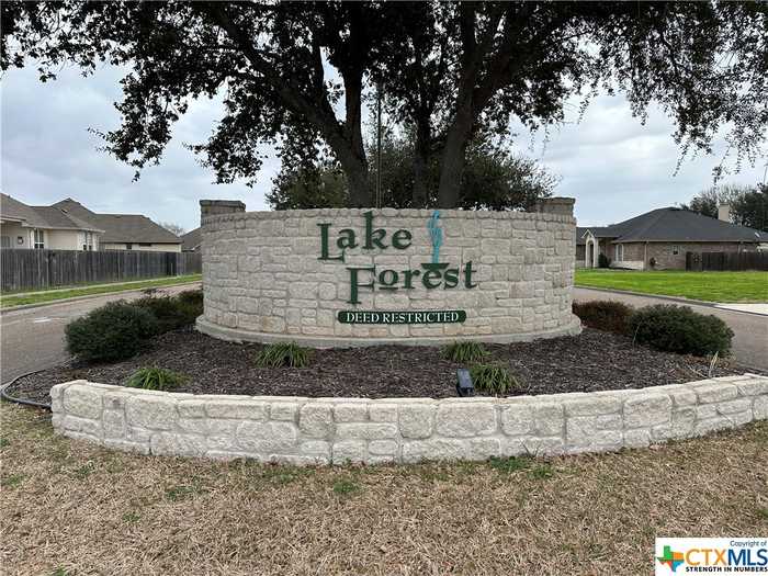 photo 1: 209 Pebble Brook, Victoria TX 77904