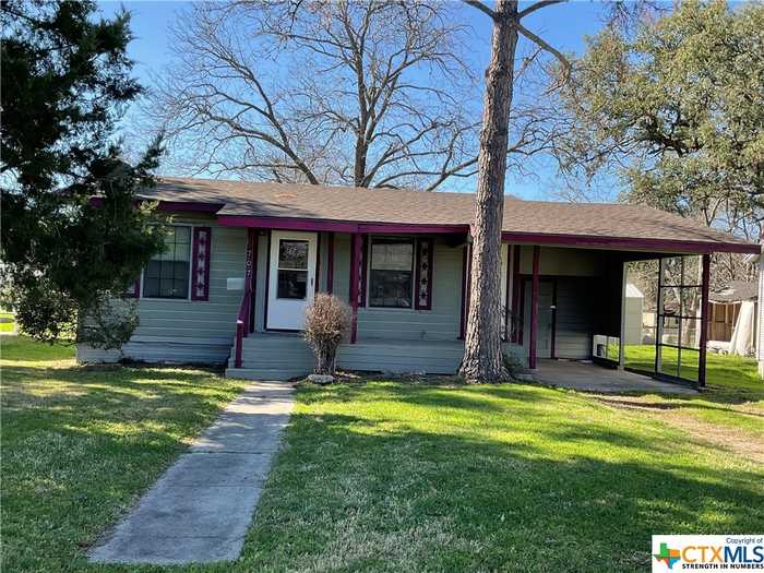 photo 1: 707 E Hamilton Street, Cuero TX 77954