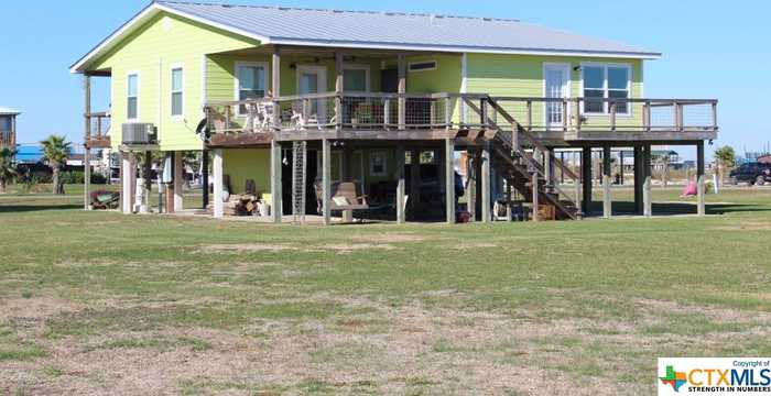 photo 2: 303 Powderhorn Lane, Port Lavaca TX 77979