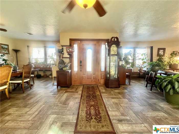 photo 2: 402 Dunn Street, Yoakum TX 77995