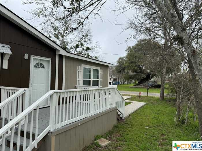 photo 1: 209 Green ST, Cuero TX 77954