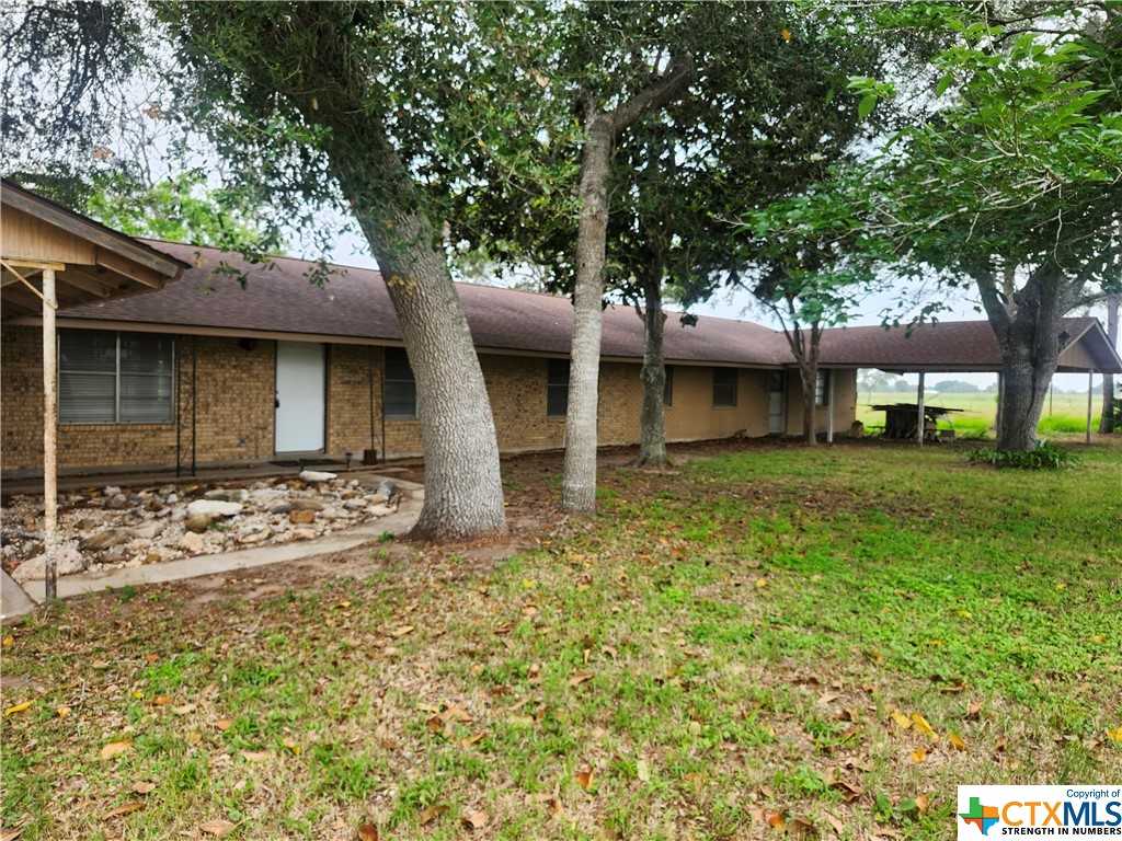 photo 2: 347 Green Acres Road, Yorktown TX 78164