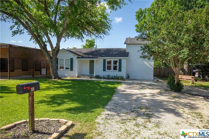 photo 1: 511 3RD Street, Cuero TX 77954