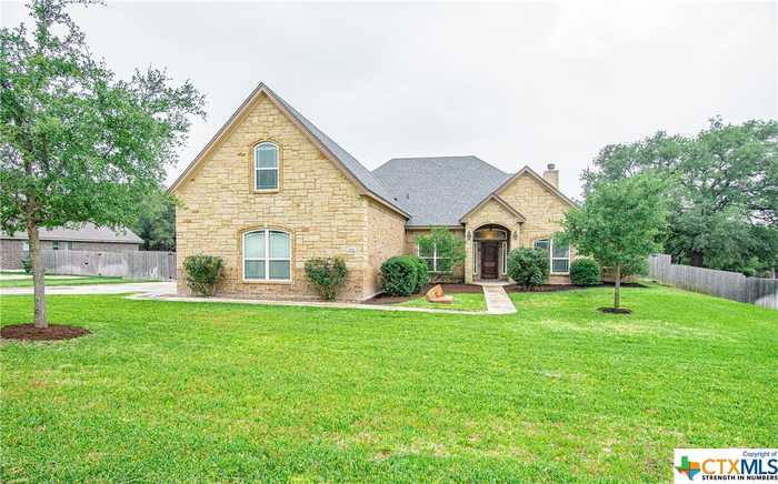 photo 1: 166 Archstone Loop, Belton TX 76513