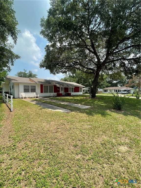 photo 2: 1016 Hanover Street, Edna TX 77957