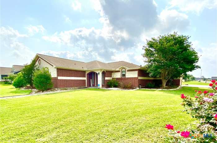 photo 2: 815 Catclaw Lane, Edna TX 77957