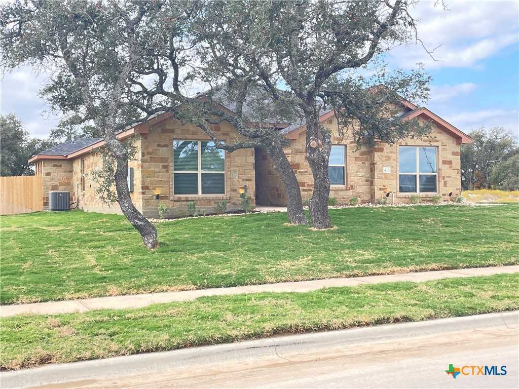 photo 1: 425 Ridge Crest Drive, Copperas Cove TX 76522