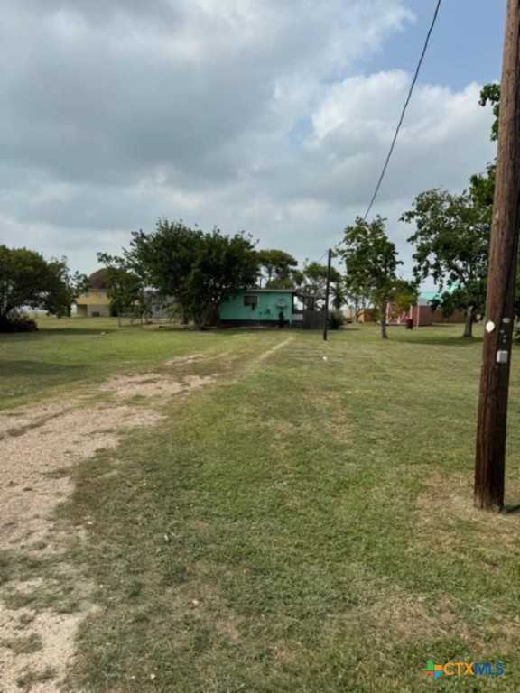 photo 2: 154 W Kruse Avenue, Port Lavaca TX 77979