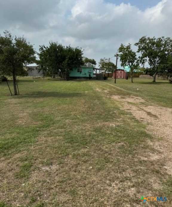 photo 3: 154 W Kruse Avenue, Port Lavaca TX 77979