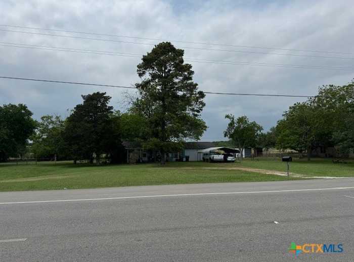 photo 2: 522 US Highway 183, Cuero TX 77954