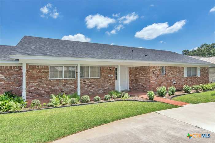 photo 2: 401 W Brackenridge Street, Edna TX 77957