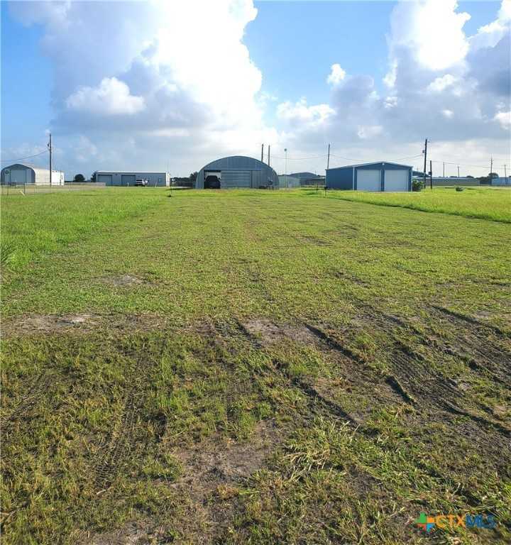 photo 2: 1008 W unimproved DENVER Avenue, Seadrift TX 77983